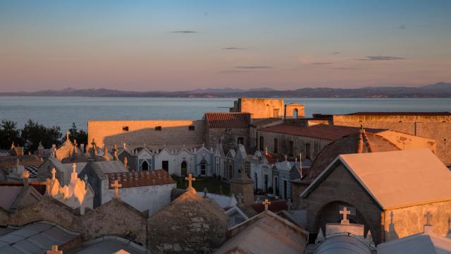 Coucher de soleil sur le Cimetière Marin de Bonifacio