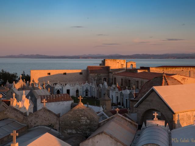 Coucher de soleil sur le Cimetière Marin de Bonifacio