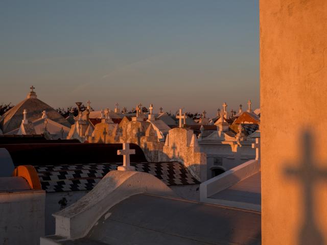 Coucher de soleil sur le Cimetière Marin de Bonifacio