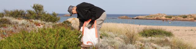 Ramassage Dechets Plage Bonifacio