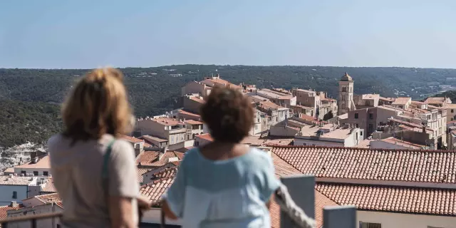 Vue de la haute-ville depuis le belvédère du Torrione à Bonifacio