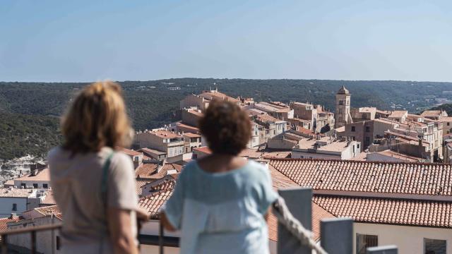 Vue de la haute-ville depuis le belvédère du Torrione à Bonifacio