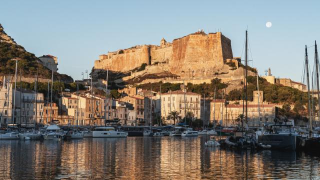 Vue sur le Bastion depuis la Marina de Bonifacio