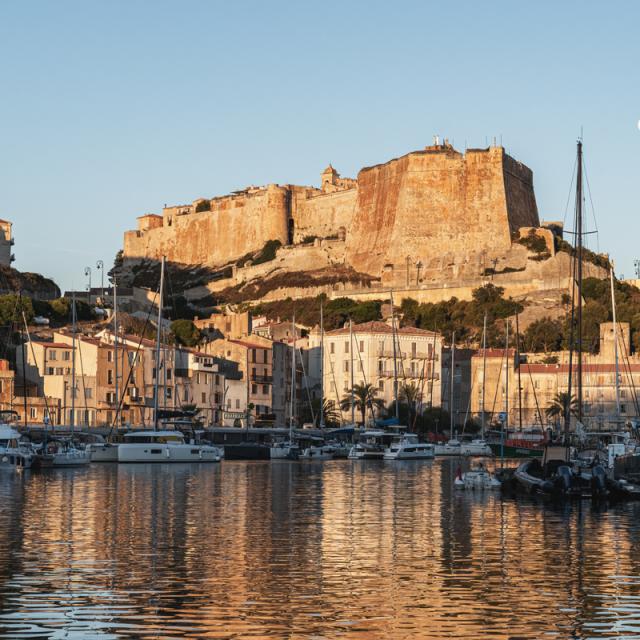 Vue sur le Bastion depuis la Marina de Bonifacio