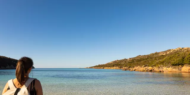 Balade Femme Dos Plage Paragan Bonifacio