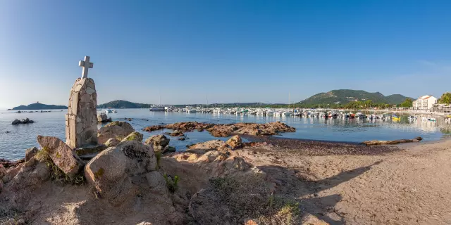 Croix Bateau Plage Pinarellu Sud Corse