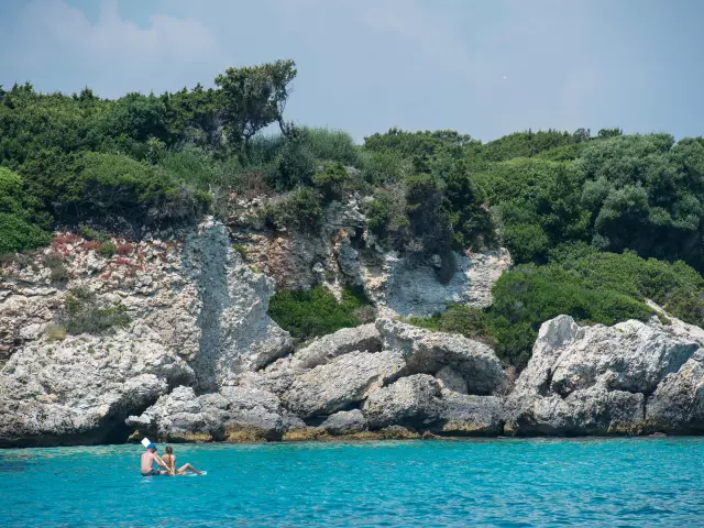 Kayak Plage Piantarella Roche Vegetation Bonifacio