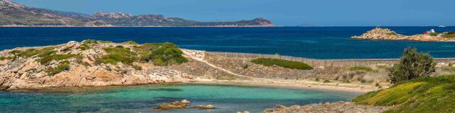 Plage Sant Amanza Parasol Rouge Bonifacio