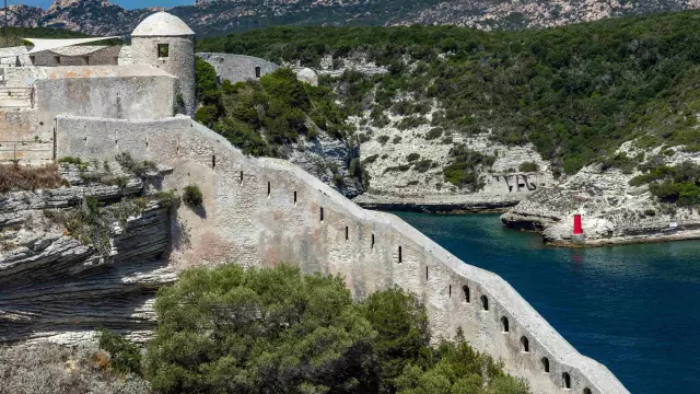 Remparts Chemin Ronde Mer Haute Ville Bonifacio