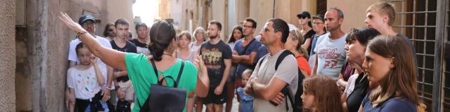 Visite Guidee Nela Groupe Visiteurs Bonifacio