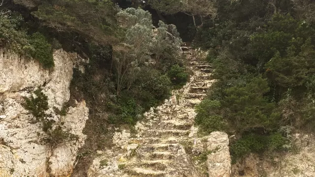 Petit Sperone Escalier Acces Sentier Bonifacio Omtb