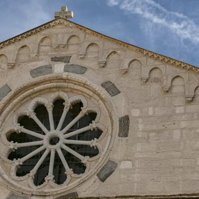 Detail Rosace Eglise Bonifacio