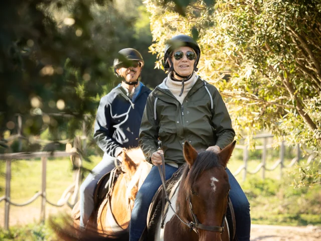 Balade Cheval Couple Campagne Bonifacio