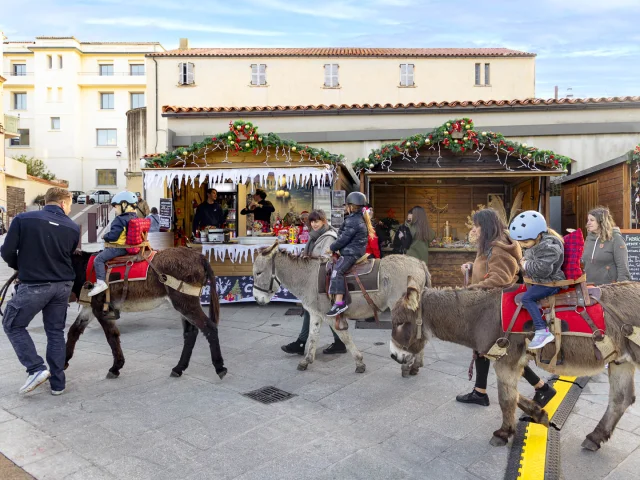 Balade Poney Ane Natali In Bunifazziu Marche Noel Bonifacio