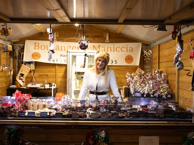 Chalet Chocolats Maniccia Natali In Bunifazziu Marche Noel Bonifacio